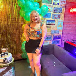 SUCULENTA HERMOSA LATINA PARA HOMBRES CURIOSOS