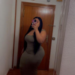Hola mis amores soy candy una hermosa mujer morena curvy dispuesta a brindárte todo disponible ya