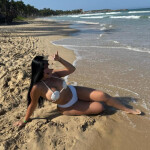 Paola latina con curvas
