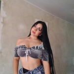 CARIÑOSA LATINA CON TREMENDAS CURVAS