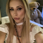 Alice rubia brasileña