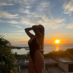 Hola soy VALENTINA DE 27 años simpática educada con ganitas de un poco de cariño
