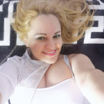 Rubia latina - Hola soy Nanda una rubia latina que encanta aventuras con buenas compañías vente a co