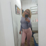 Solo - Hola quero aprovechar y experimentar nuevaperiencias soy wapa siempre con ganas y a nada digo