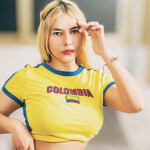 Paula rica y tentadora rubia