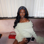 Tú negrita y - Hola cielo! Me llamo karla soy una joven delgada negra preciosa chica alegre extrover