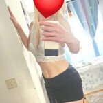 RUBIA hermosa mujer poraqui Leelo el texto Ciudad Real