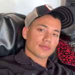 Liam - Hola, soy Liam, un joven colombiano muy educado, amable y cariñoso que está recién llegado a