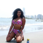 Latina morena en puerto banus