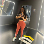 Guapísima jovencita en el centro de Bilbao