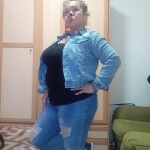 LATINA NOVEDA - Hola mis amores soy una rubia madurita con.buenas curvas y buenos y buen ven a conoc
