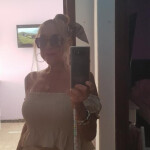 Rubia guapa y educada