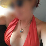 Tania - Hola chicos estoy recién llegada a la isla me encanta pasar momentos soy una chica super eso