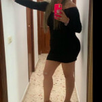 Hermosa latina cariñosa y