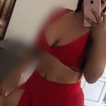 Morena encantadora divertida nueva en las palmas