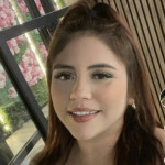 Alison - Soy una chica colombiana joven atenta y muy cariñosa estoy aquí para brindarte. Lo mejor de