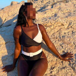 Guapa latina divertida y amorosa.