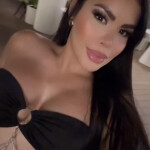 NOVEDAD MARIANA - Una mujer guapa y muy atractiva mis amores soy una bella chica venezolana cabellos