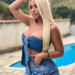 Chica elegante para caballeros exigentes
