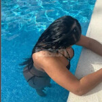 Morena colombiana - Hola soy valentina una chica colombiana muy alegre enrollada cariñosa y dispuest