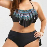 JOVENCITA CON CURVAS