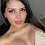 HERMOSA LATINA TRANSEXUAL FEMENINA