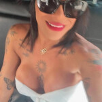 Latina donatela ... mi Twitter niurcmontiel22