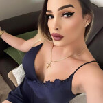 Linda latina en piso privado yumbo