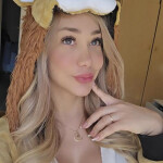 Hermosa modelo trans femenina