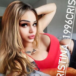 Española tatuada super femenina bella