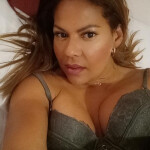 Femenina. Chica Trans de visita por la ciudad.