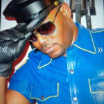 Negro - Soy Alberto chico atento y con tal de hacer realidad nuestras . Me encanta compartir momento