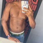 Moreno - Negro y varonil simpático masculino cuerpo fuerte atlético siempre de y . Puedo adaptarme a