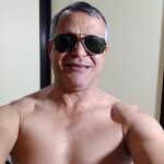 Hola madurito ofresco a mujeres y parejas