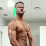 Amo Africano Joven Fuerte y