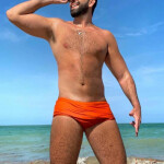 Chico Latino muy . - Soy un chico Latino muy alto masculino bien dorado semi muy higiénico o doy mas