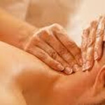 SANTIAGO 11 06 Bon massage aux messieurs et aux pelerins j'aime connaitre différentes cultures