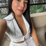 SOY CAMILA UNA LATINA INQUIETA Y MAS