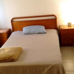 Alquiler Habitación - Hola buenas Alquilo habitación grande para trabar o vivir con armario y vent. 