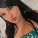 Hermosa brasileña disponible por primera vez aquí