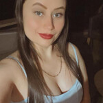 JOVEN UNIVERSITARIA OJOS AZULES