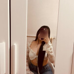 Valentina - Hola soy Valentina jovencita nueva en la ciudad soy una chica guapa de cabello castaño l