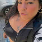 Hola soy kelly encantadora latina con ganas de mucha accion