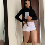 Mónica madurita cariñosa