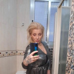 Raquel madurita completa atiendo sola en apartamento privado