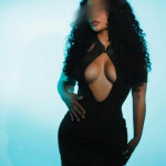 Daniela escultural Latina en Manuel Becerra