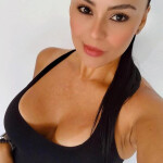 DEBORA EL ENCANTO QUE TE HARÁ PERDER LA RAZÓN