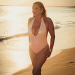 Julieta Madura. Independente Hago Salida . I speak English. Aire acondicionado .
