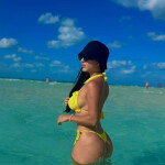 PRECIOSA PETITE MORENITA Y EN TU CIUDAD