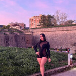 Joven - Natalia 19 años colombiana soy encantadora tan bel me ves en la foto delgada con curvas ,te